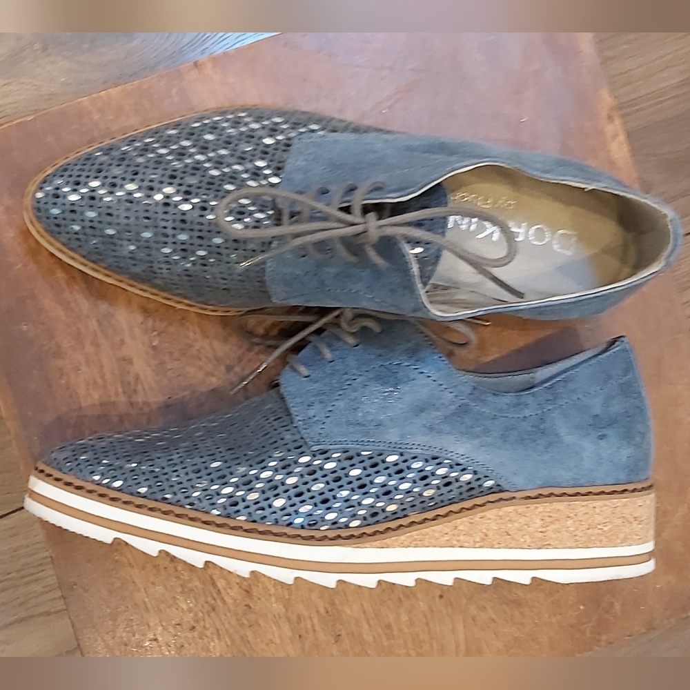 Dorking lace-up blue suede shoes